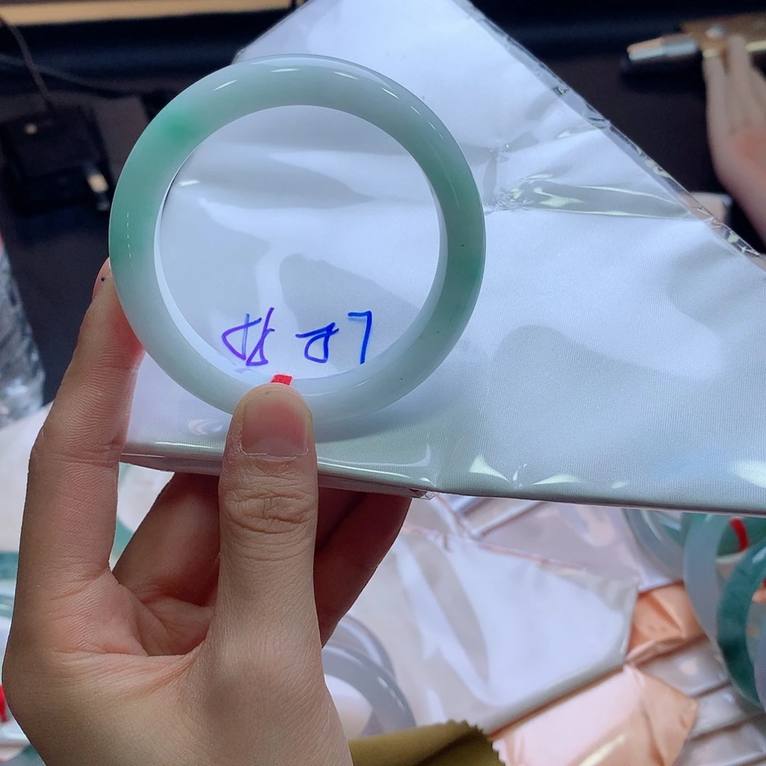 翡翠未镶嵌手镯翡翠