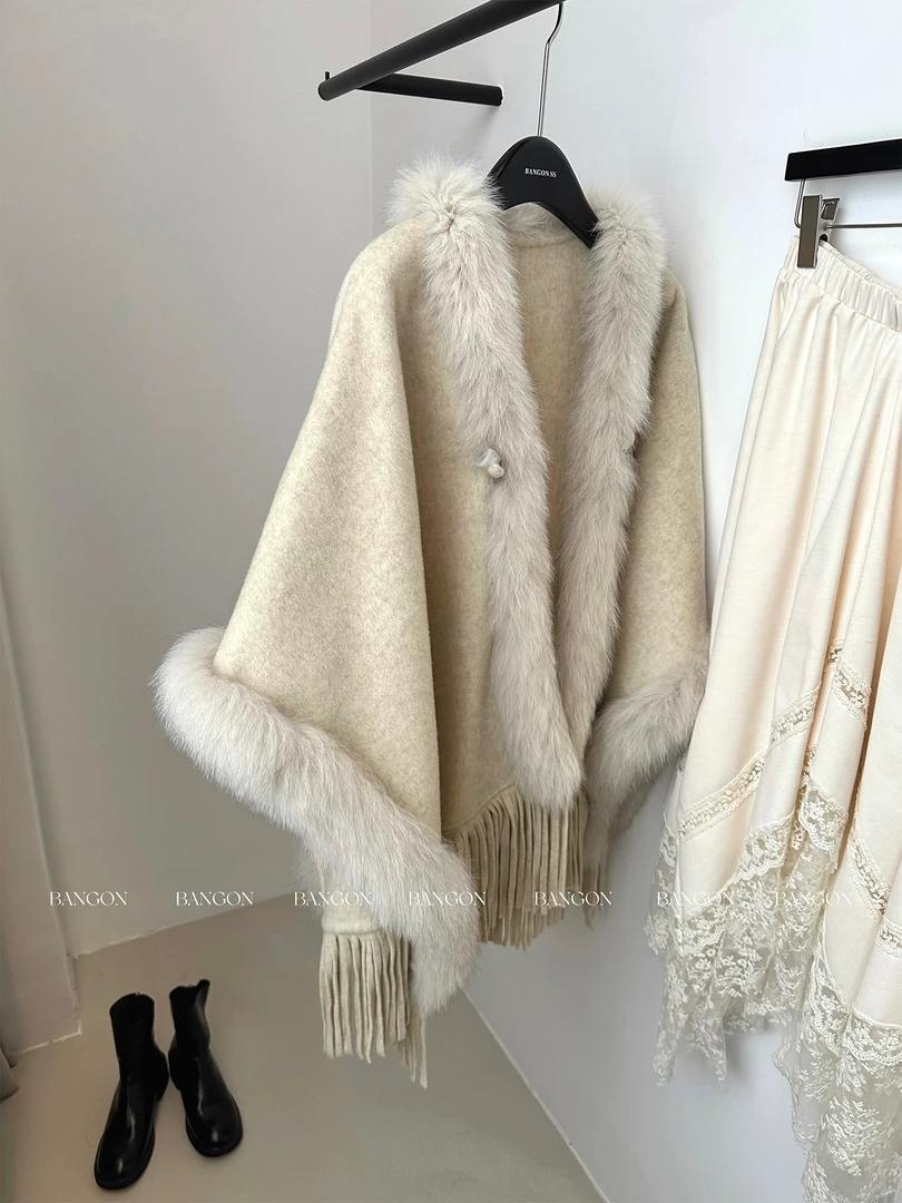 Q3105今年流行韩系气质名媛高级感慵懒风氛围感保暖外套斗篷女