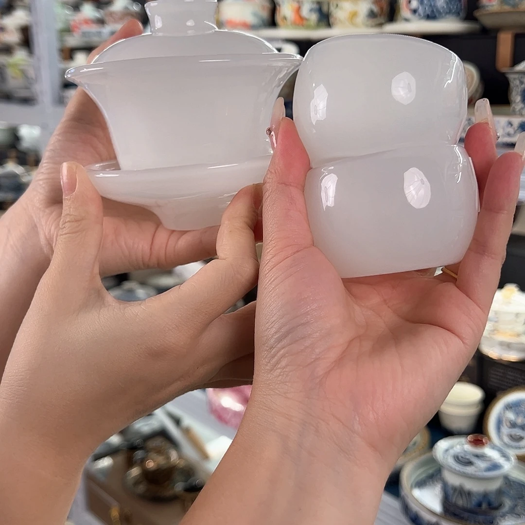 盖碗很漂亮，我很喜欢