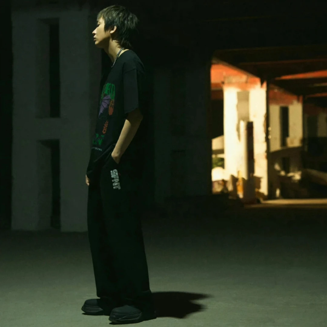 D8#明星品牌及周边！限购纯浮力！喜欢TT的闭眼入！包包有微瑕！衣服