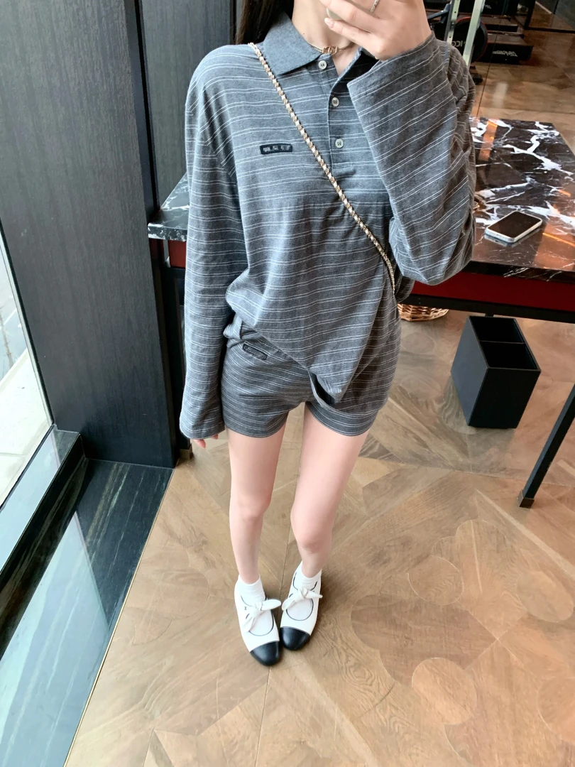 LuoXue。2025早春新款女装条纹设计感Polo领T恤高腰