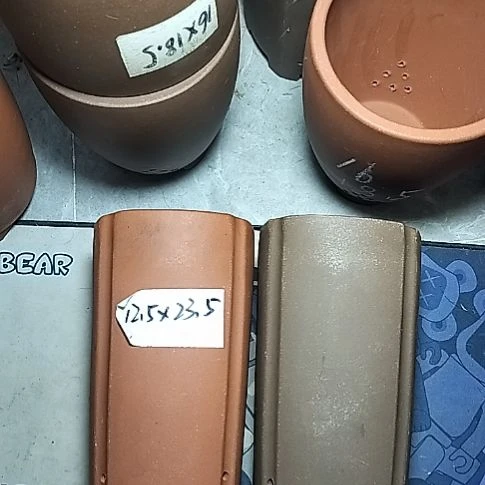 红泥紫泥四方签筒两个花盆