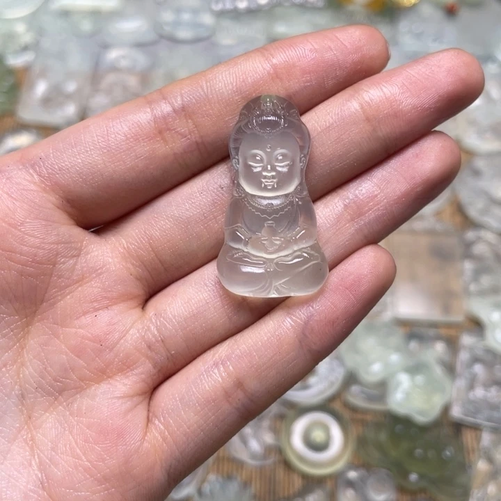 蛇纹石玉未镶嵌颈饰智***怪