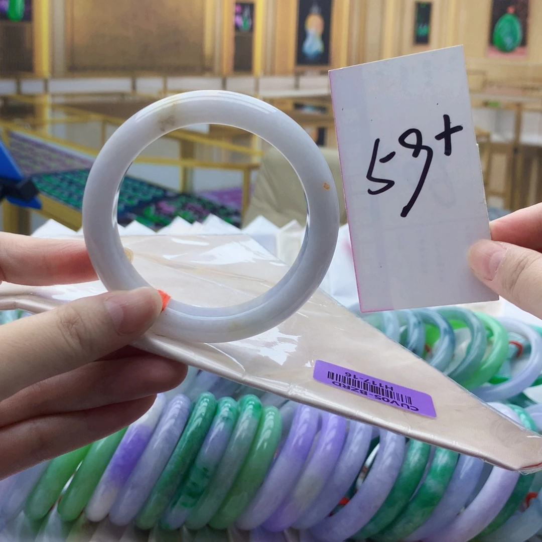 翡翠未镶嵌手镯po