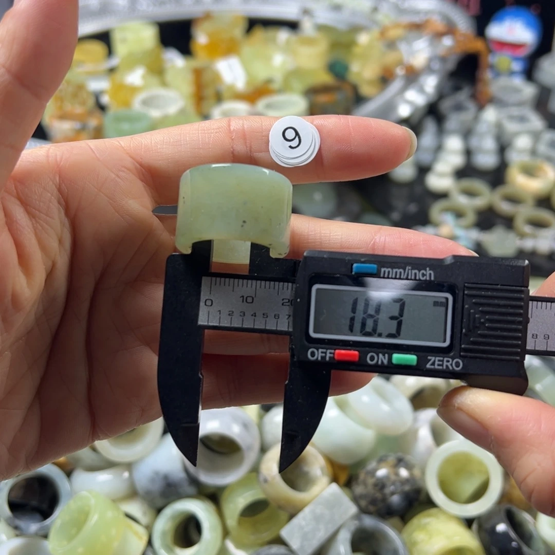 蛇纹石玉未镶嵌戒指