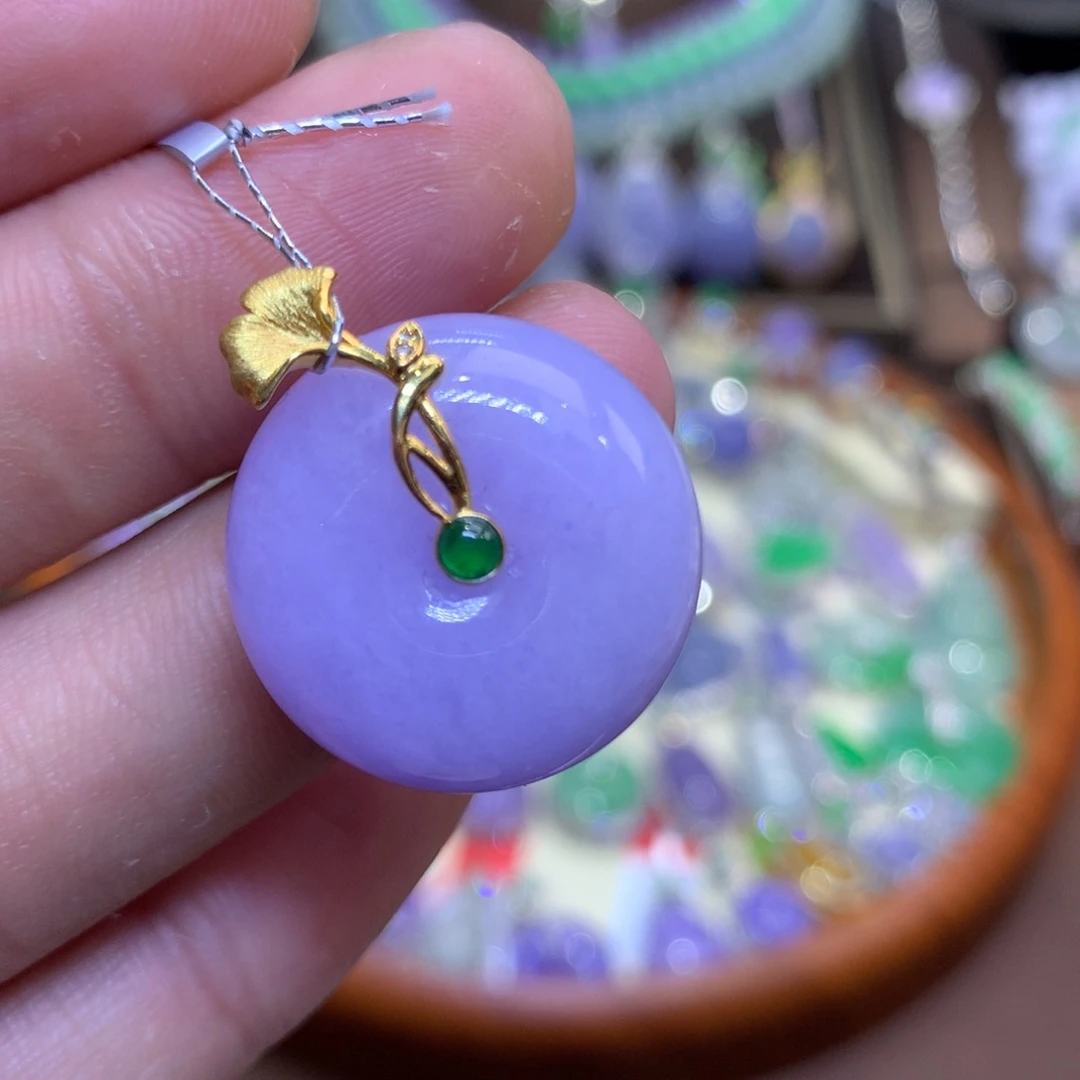 翡翠18K金镶嵌颈饰