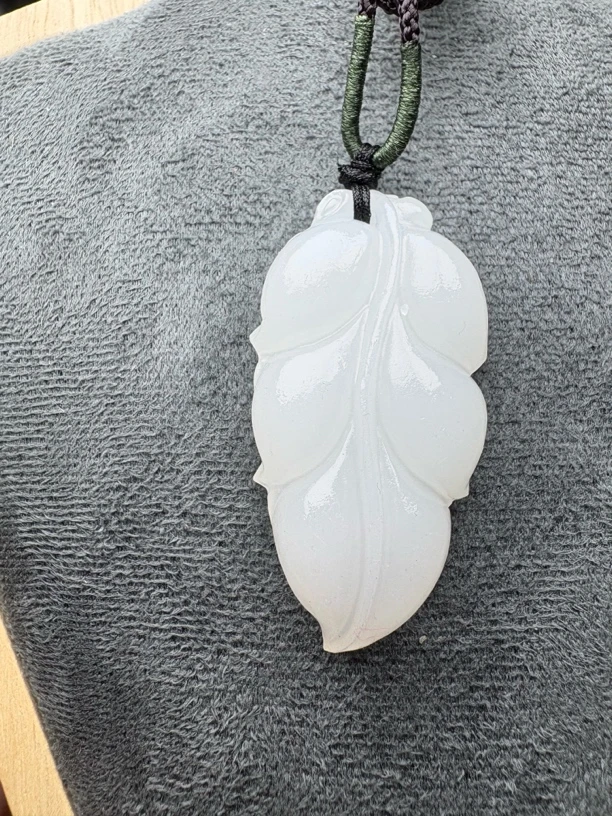 青海昆仑山【白雪公主树叶】吊坠多样性随机发