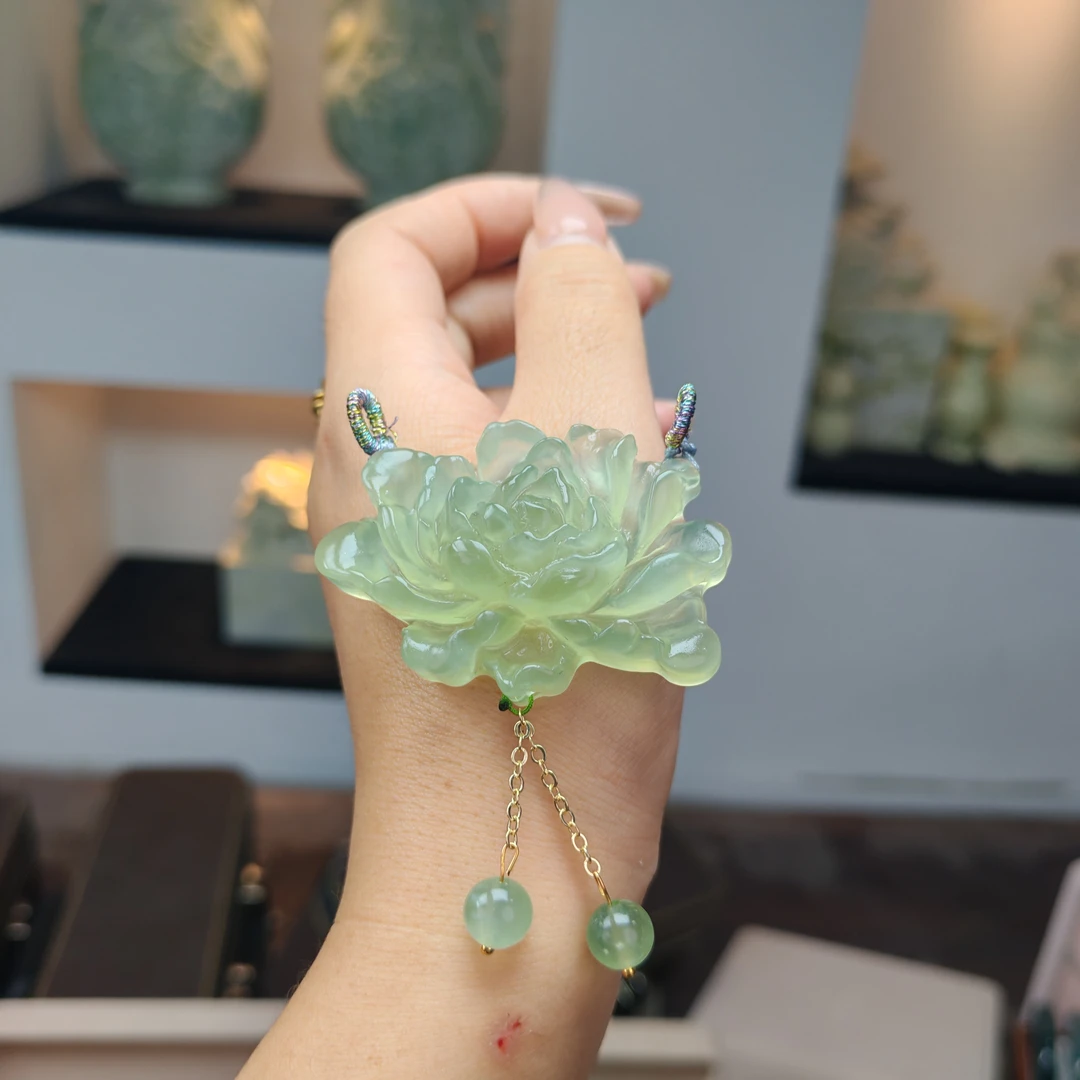 岫玉上品精美葡萄肉流苏牡丹花（万能环）