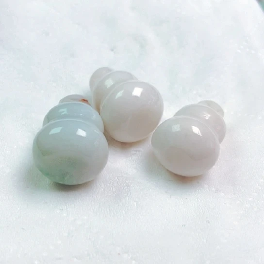 翡翠颈饰未镶嵌刘*清吊坠