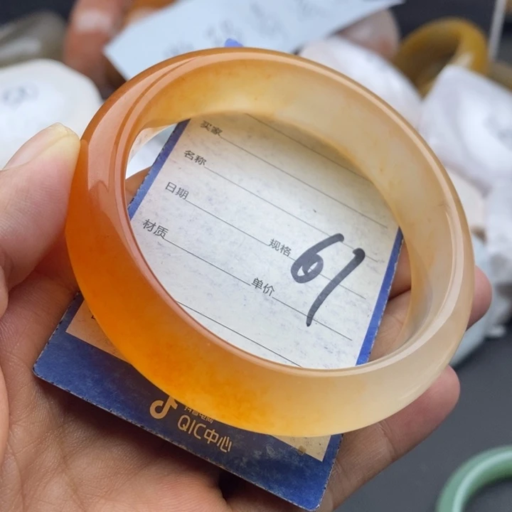 石英质玉手镯未镶嵌