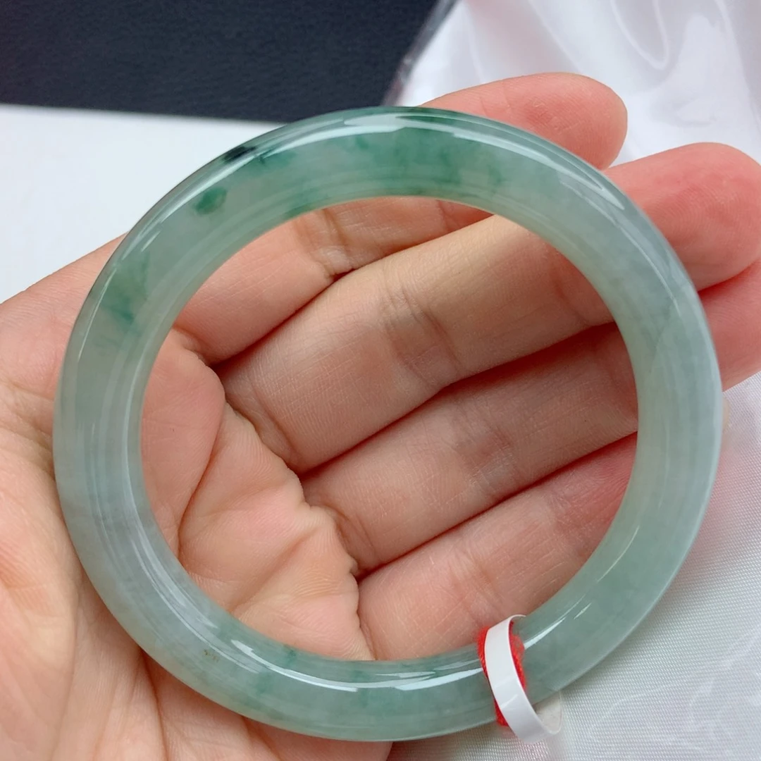 翡翠手镯未镶嵌53圈  有裂