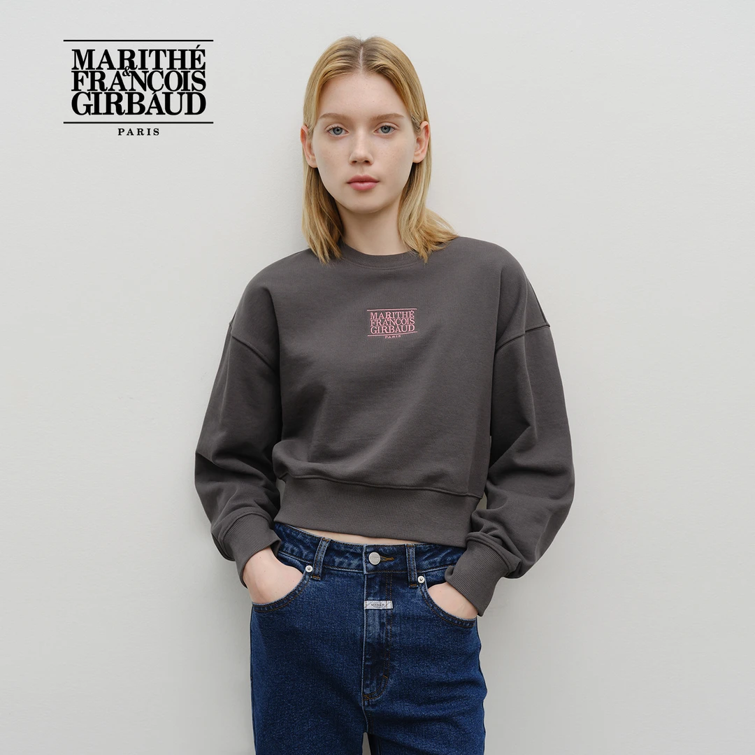 MARITHE经典小LOGO卫衣 潮流落肩简约短款25秋上衣MFG45CSW112