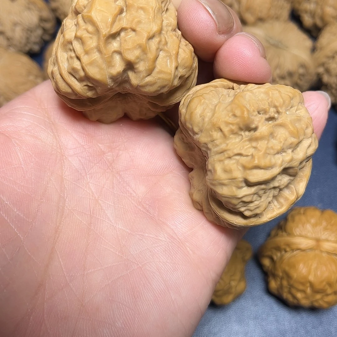 文玩核桃吊坠小****坡哇哇哇