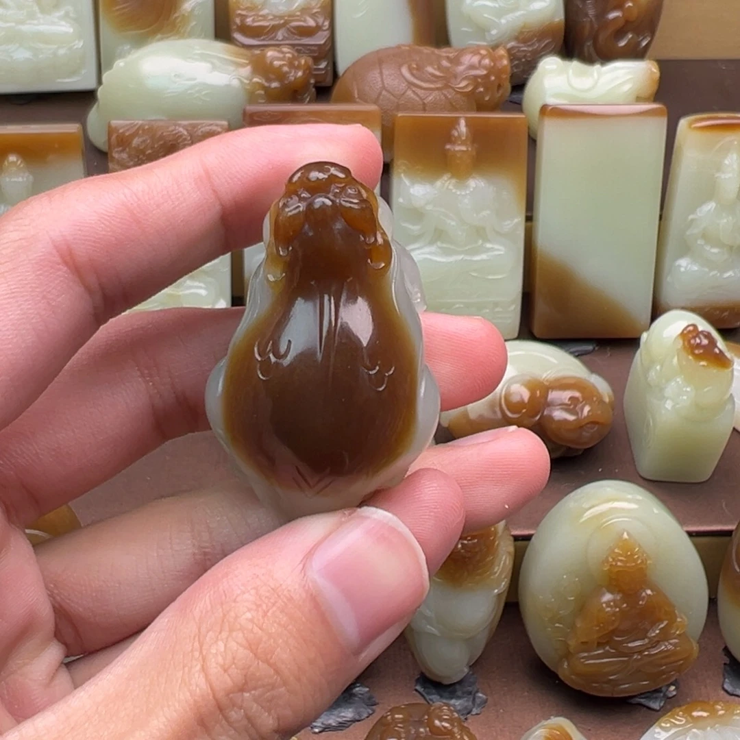 和田玉（糖玉）未镶嵌颈饰