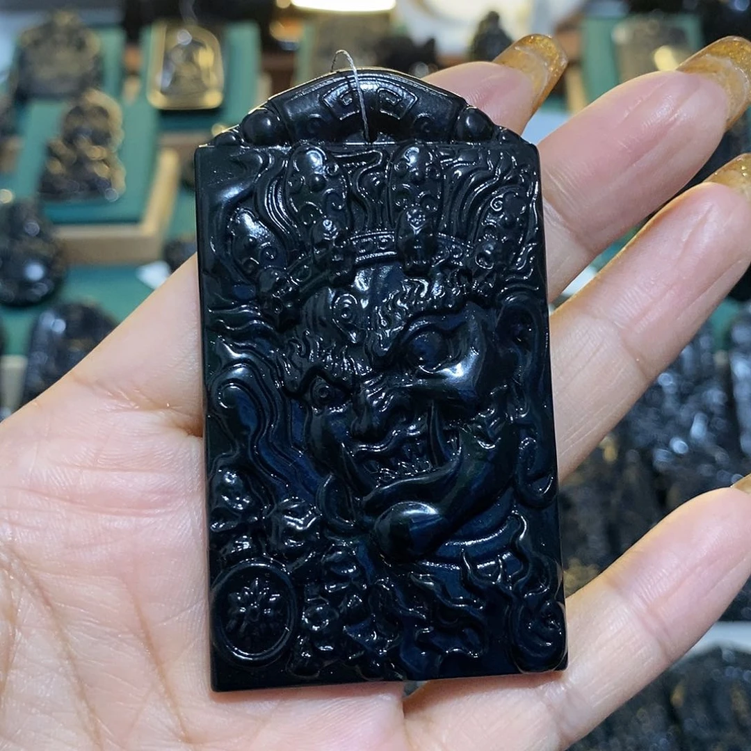 蛇纹石玉未镶嵌颈饰凯****车
