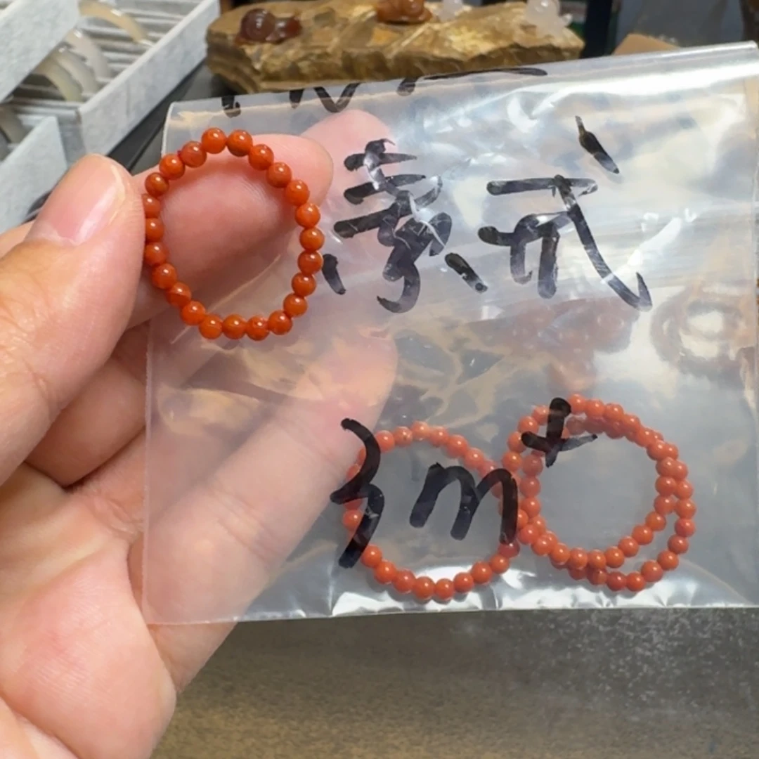 玛瑙/玉髓未镶嵌珠宝半成品其中一个