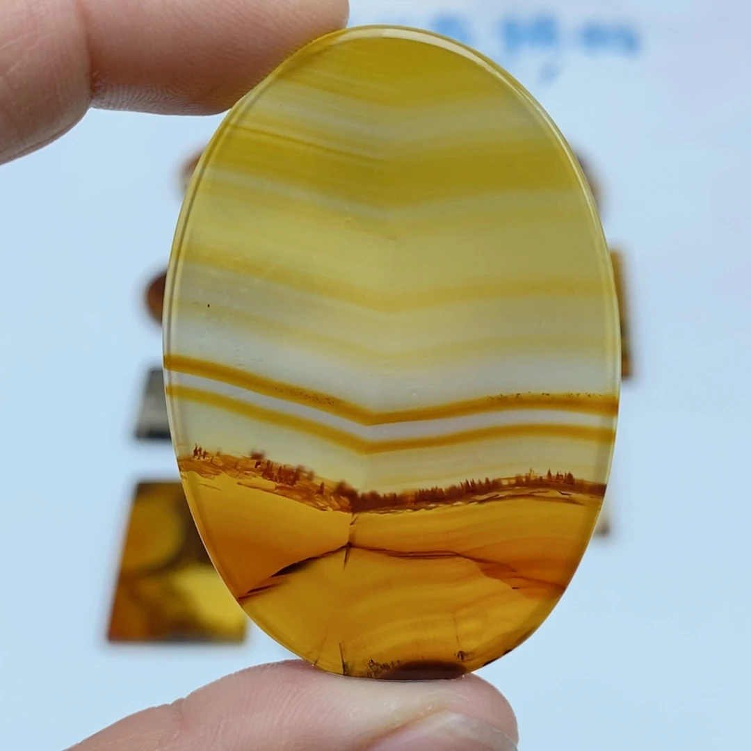 疏***河玛瑙/玉髓未镶嵌珠宝半成品