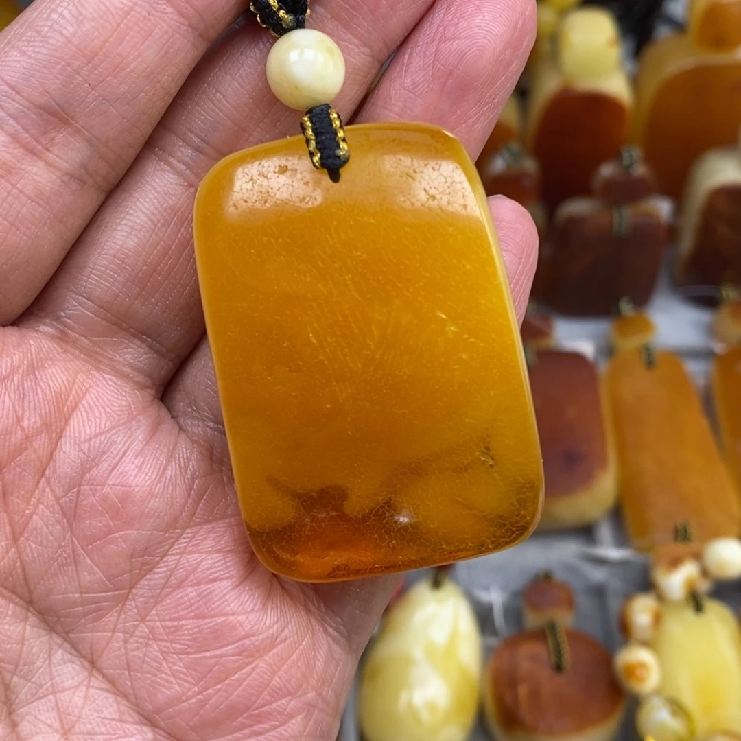 蜜蜡未镶嵌珠宝奇石