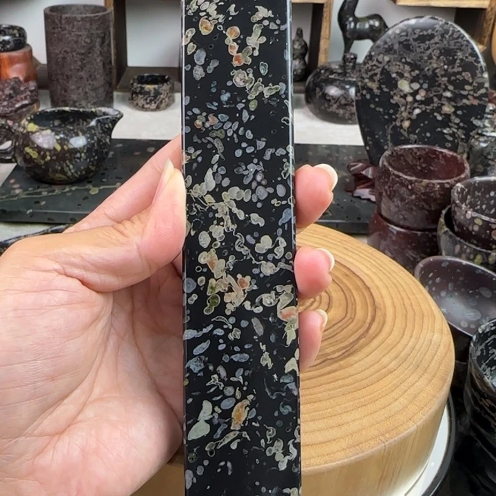 S****g梅花玉红花镇尺茶摆件