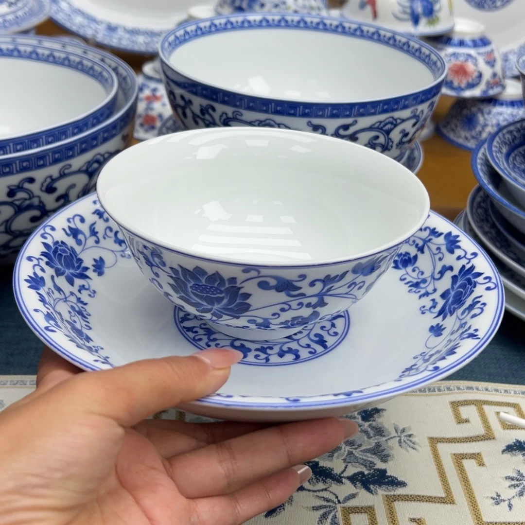 白瓷5.5碗2个 8深盘5个 浮莲