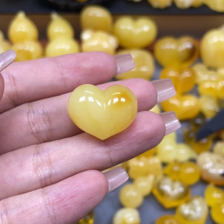 晨***曦琥珀未镶嵌珠宝奇石