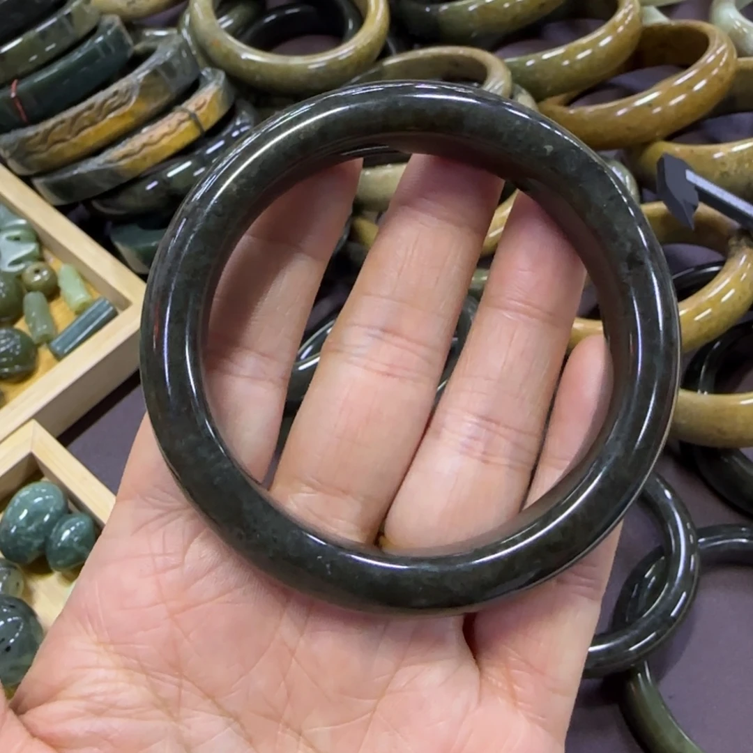 岫岩河磨玉（透闪石质玉）未镶嵌挂件
