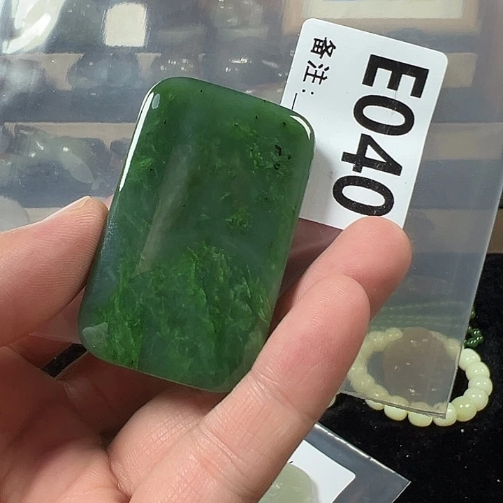 白***啡和田玉未镶嵌颈饰