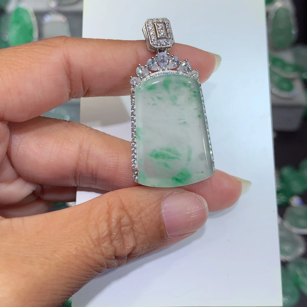 颈饰银S925镶嵌石英质玉（非洲翠）