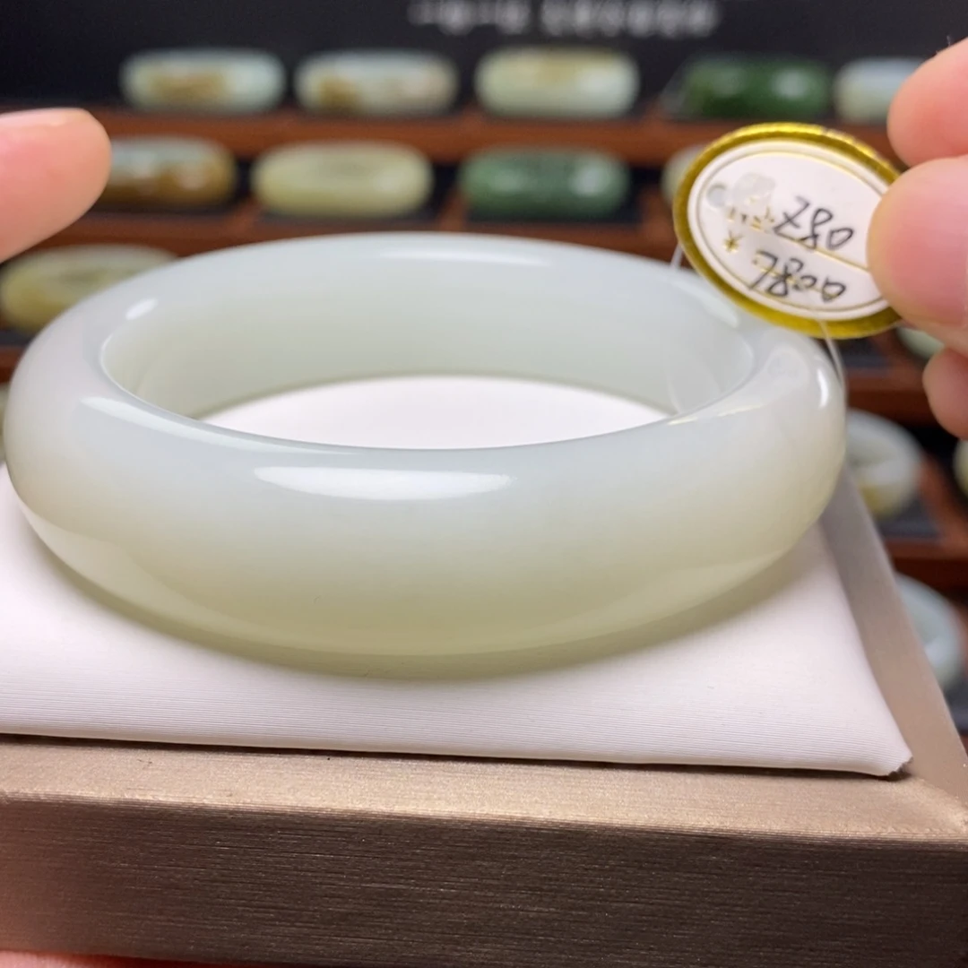 和田玉（白玉）未镶嵌手镯