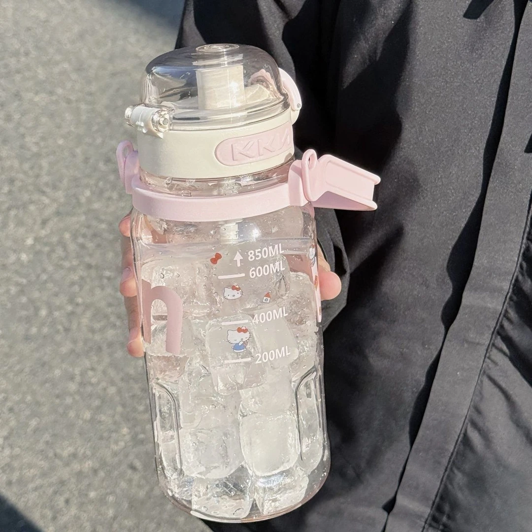 高颜值双饮水杯便携式学生小众不撞款可爱儿童吸管卡通塑料杯m