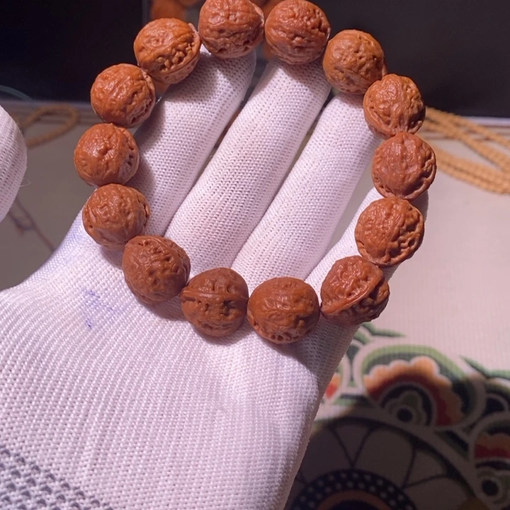 文玩核桃手串……35