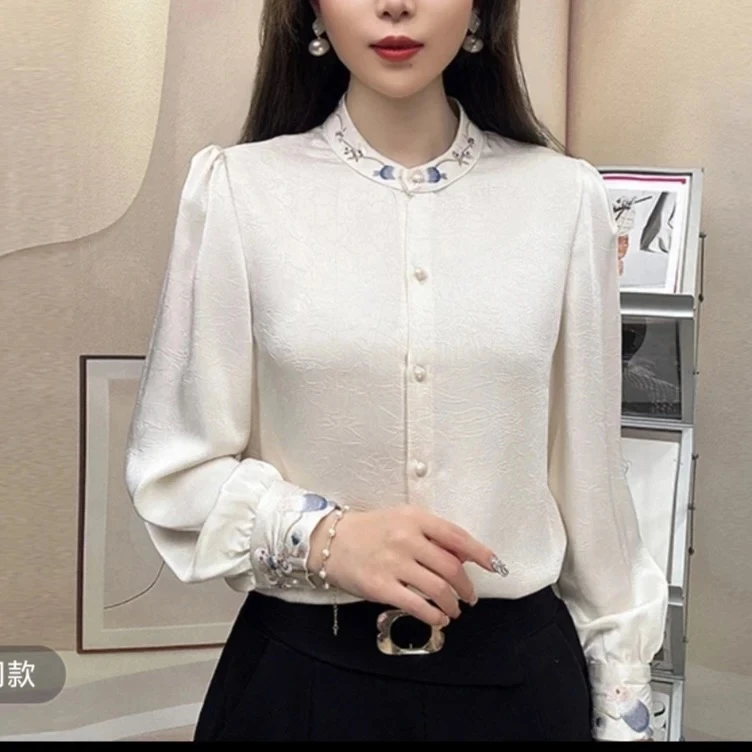 C28春季新款珠片绣花长袖小衫时尚妈妈装洋气提花减龄显瘦上衣女
