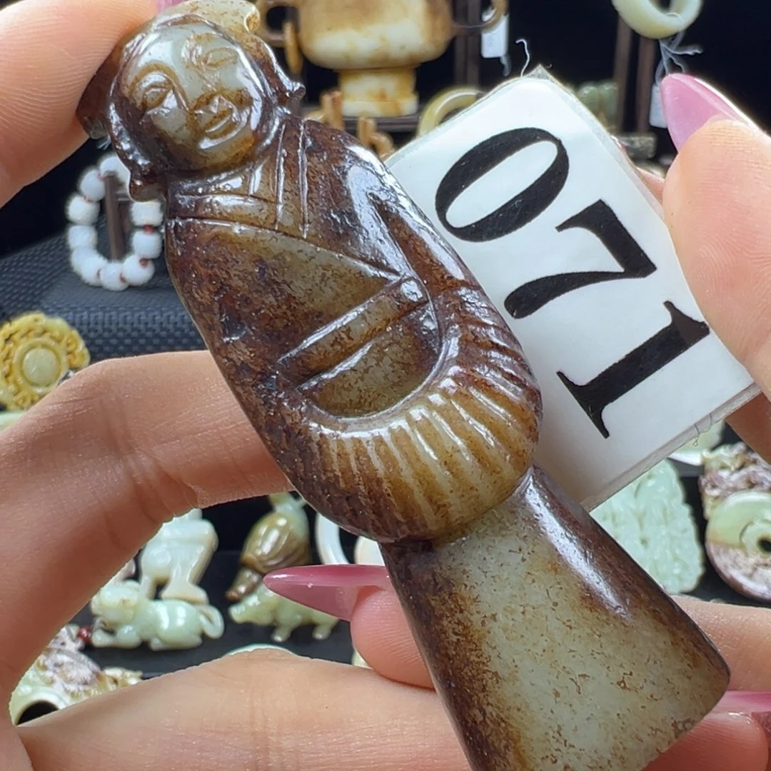 和田玉未镶嵌把件