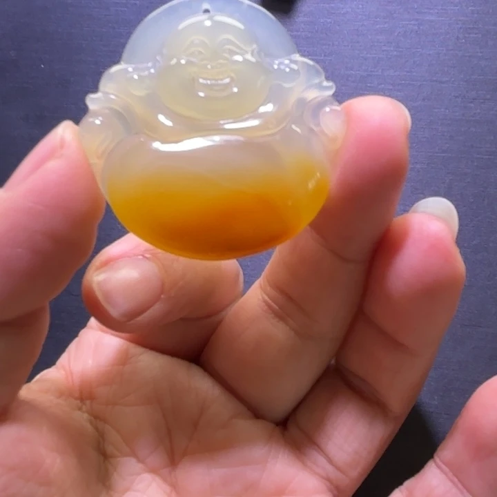 石英质玉（黄龙玉）未镶嵌颈饰