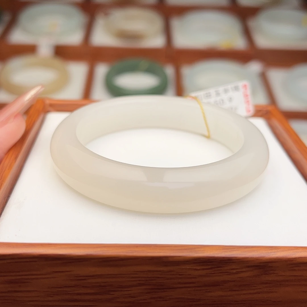 和田玉未镶嵌手镯50.9