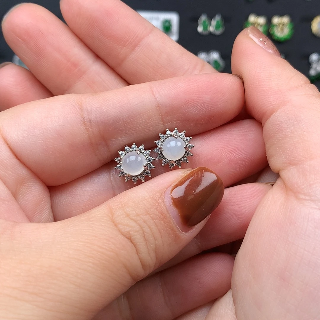 王***骁翡翠银S925镶嵌耳饰