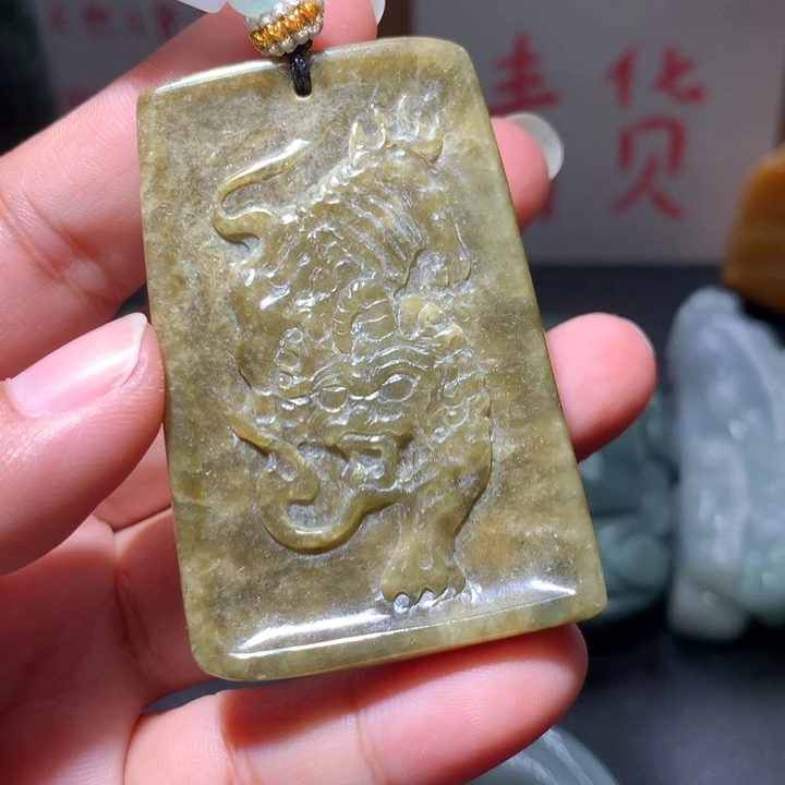 翡翠未镶嵌颈饰保真天然A货翡翠