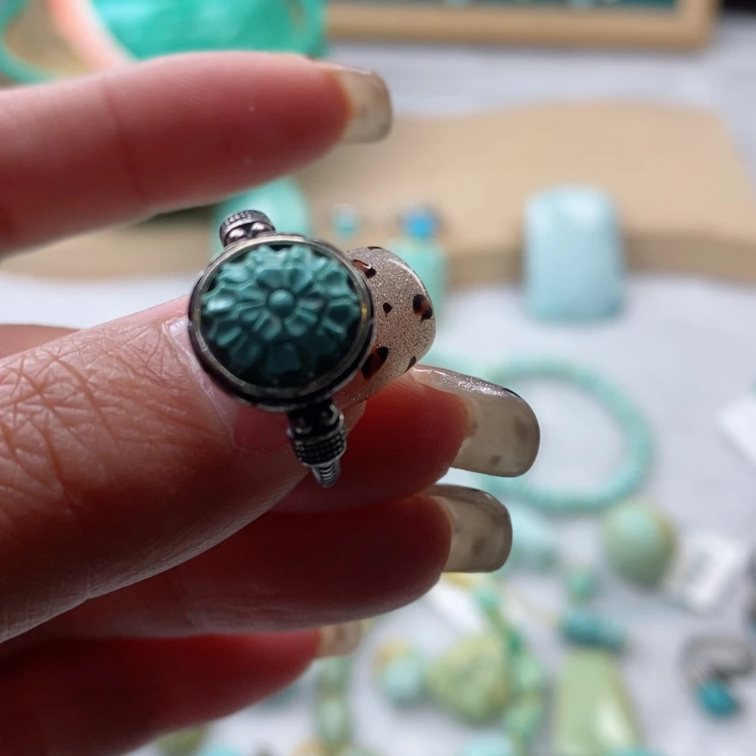 南红玛瑙颈饰未镶嵌自**鱼