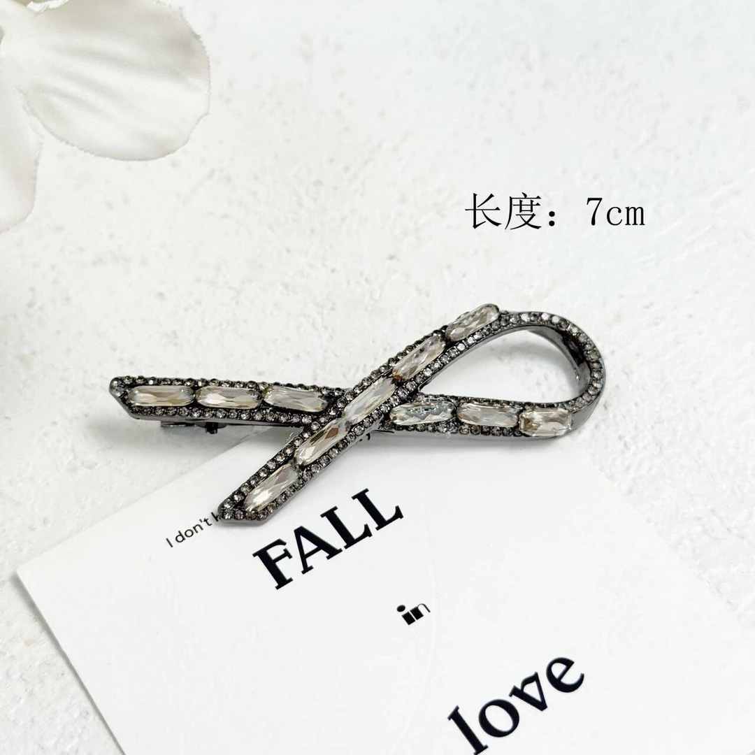 BAOSHATI/宝莎缇F-703闪耀水钻碎发交叉款鸭嘴夹