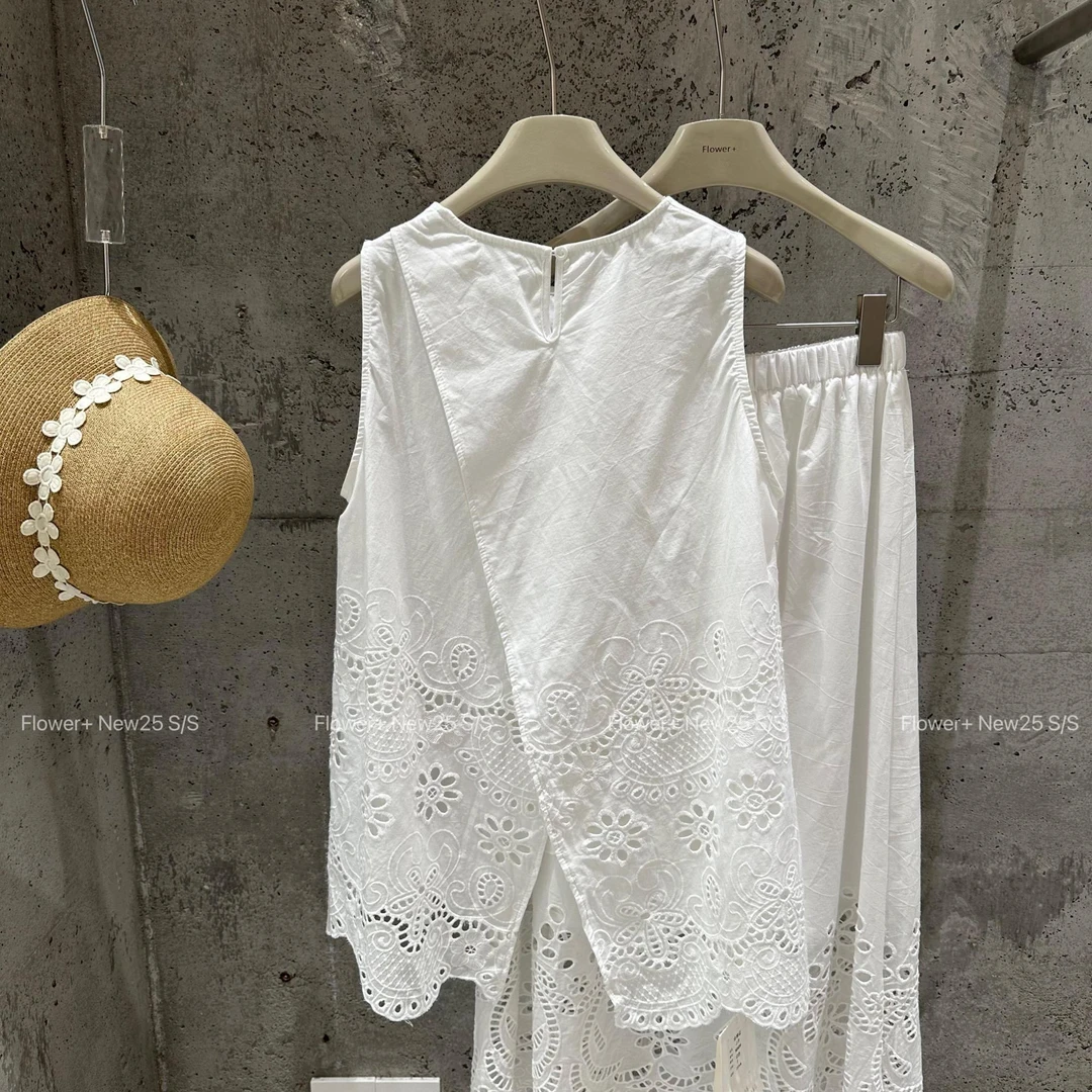 杨杨 99-新款后背设计镂空背心上衣8263