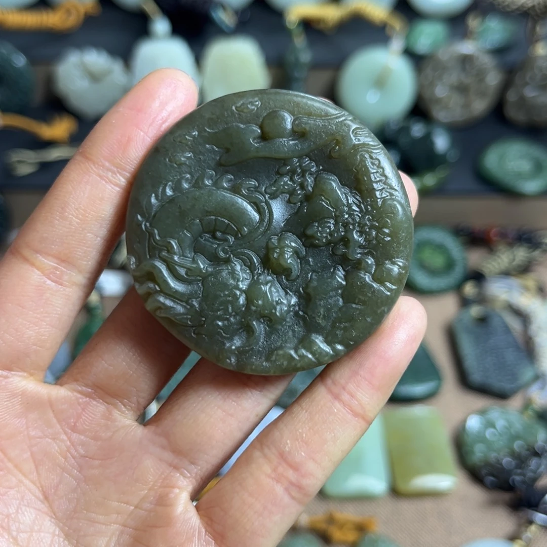 和田玉（糖玉）未镶嵌颈饰