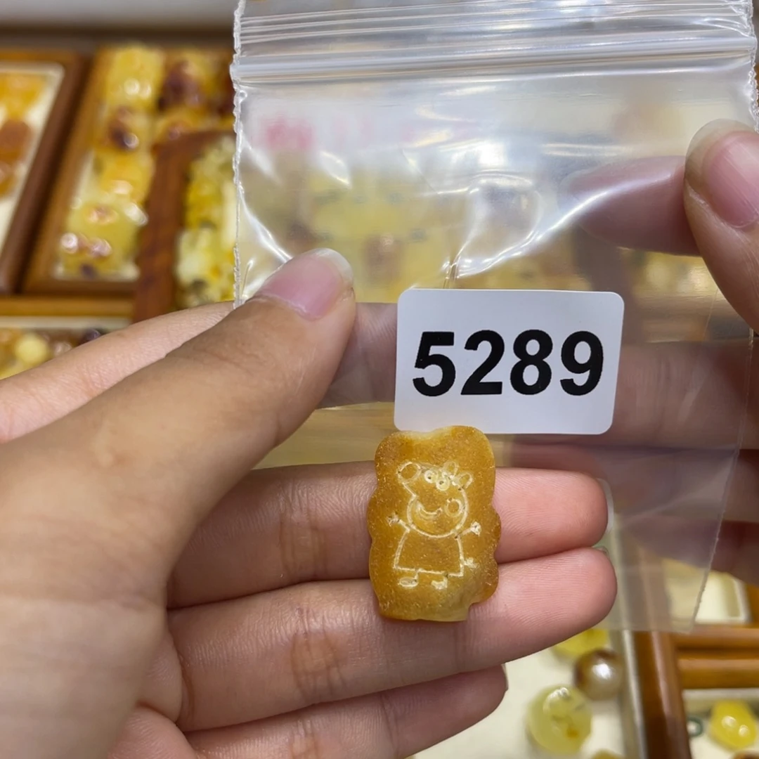 未镶嵌琥珀珠宝奇石小***橙
