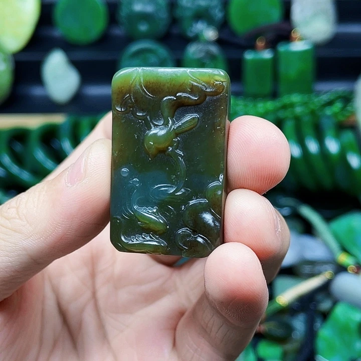 和田玉未镶嵌挂件