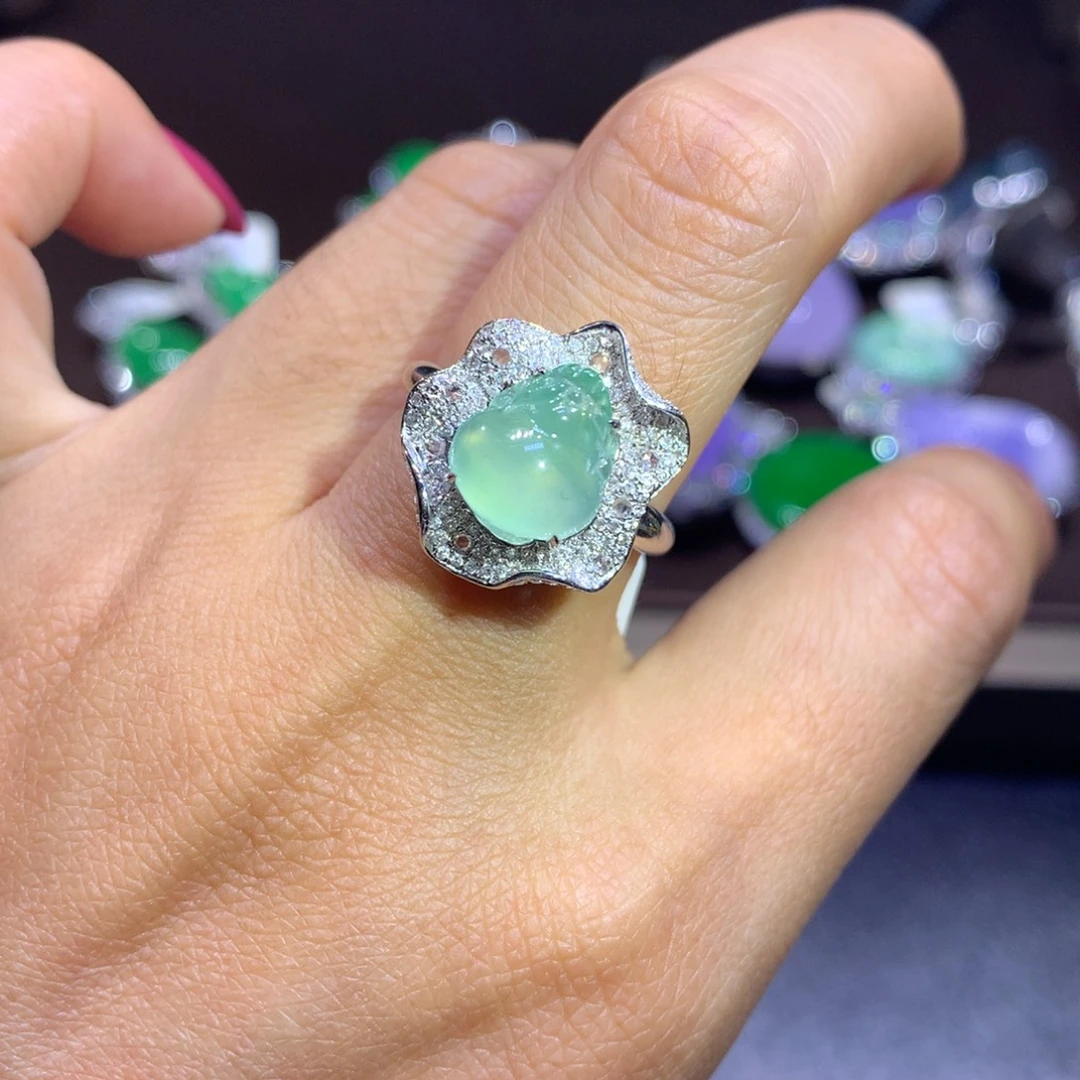 翡翠18K金镶嵌颈饰翡翠吊坠