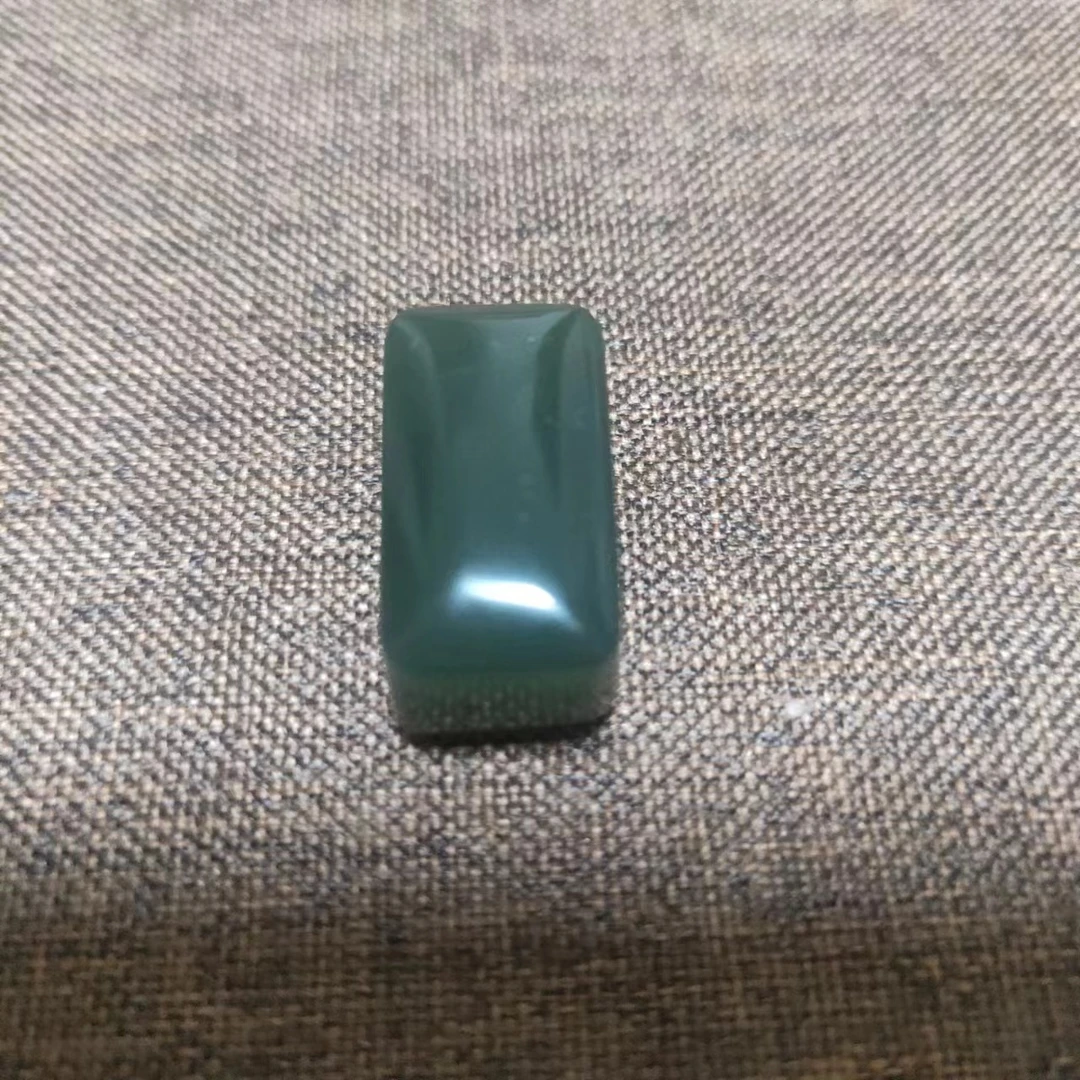 天然和田玉湖水绿吊坠简约时尚自然男女儿童款精美素款绿色挂坠