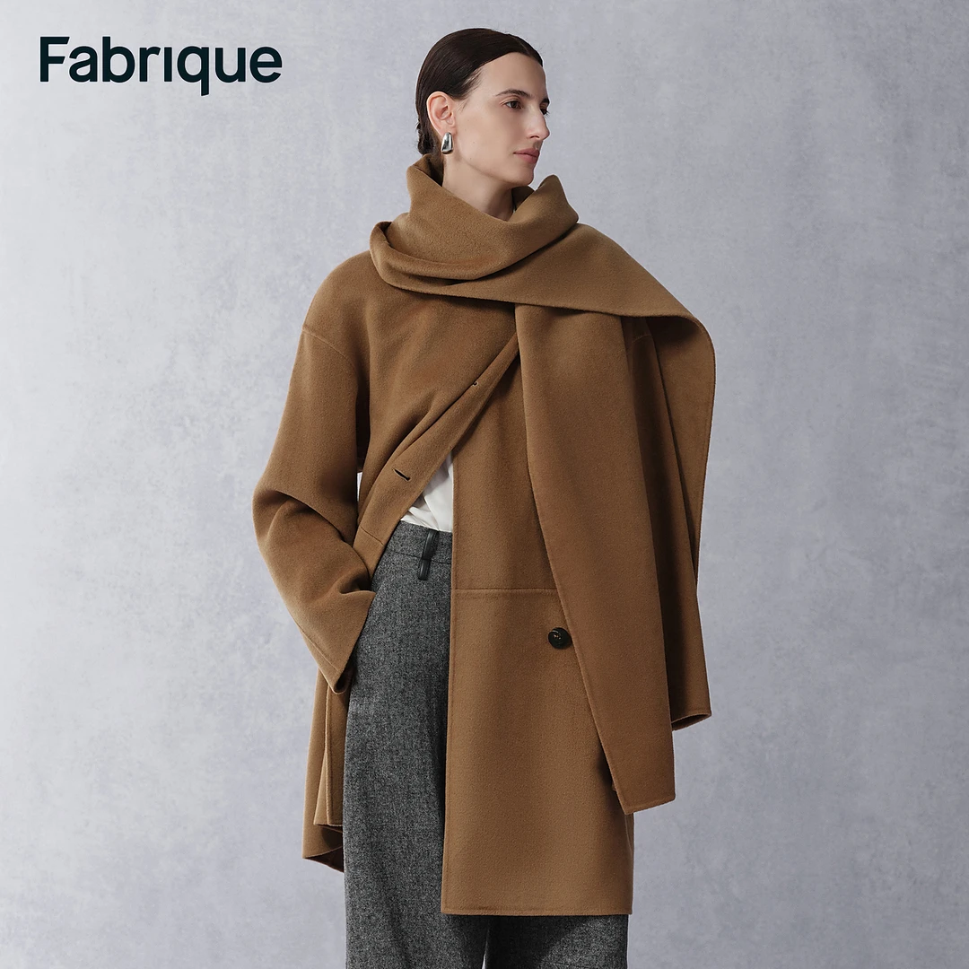 Fabrique Pina 紫标绵羊毛桑蚕丝山羊绒配围巾圆领中长款大衣