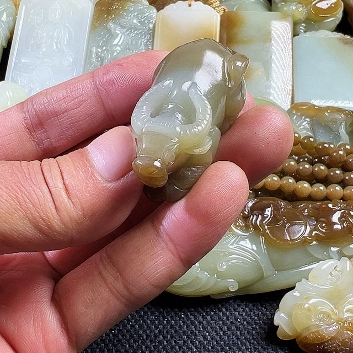和田玉未镶嵌吊坠(不含链)