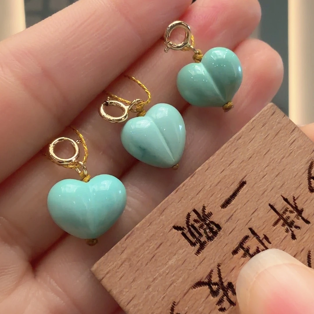 绿松石未镶嵌颈饰