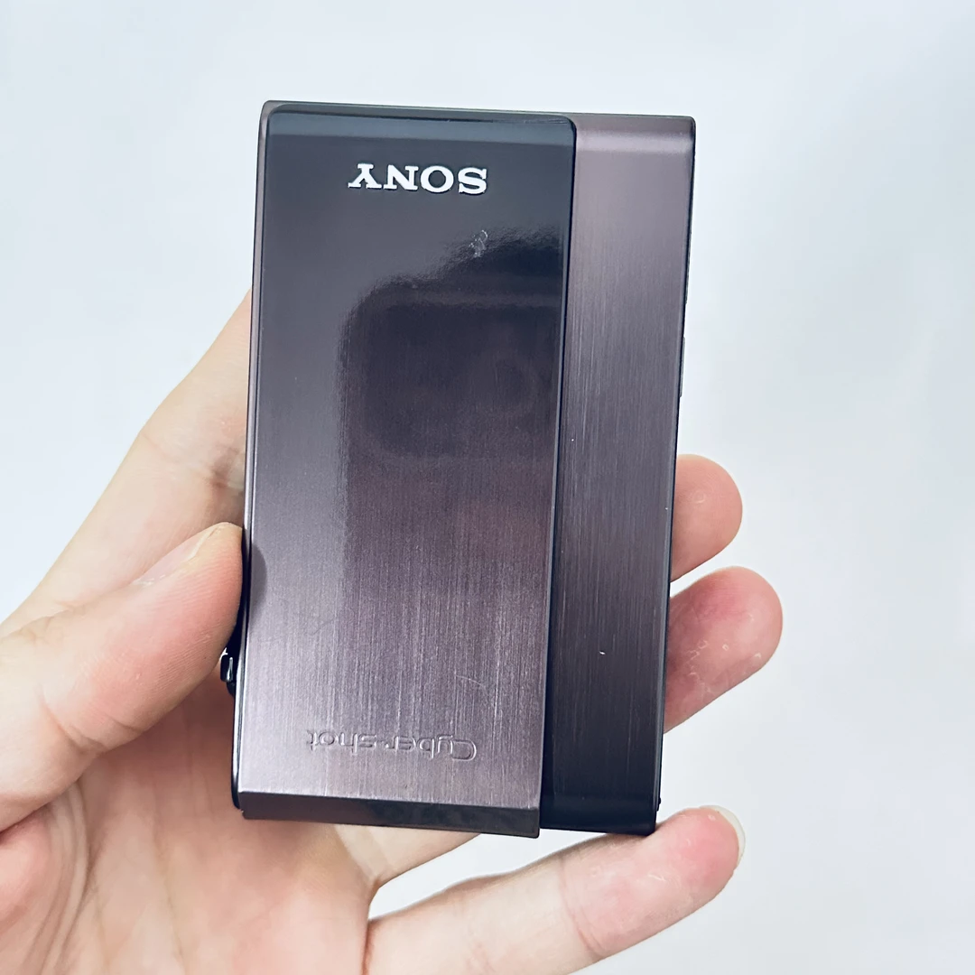 9新 Sony/索尼 t900巧克力色高端滑盖触屏可涂鸦人白景浓款推荐