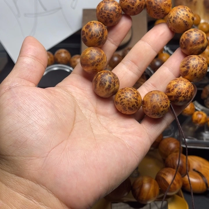 用***6柏木手串/手链，旅途上咯